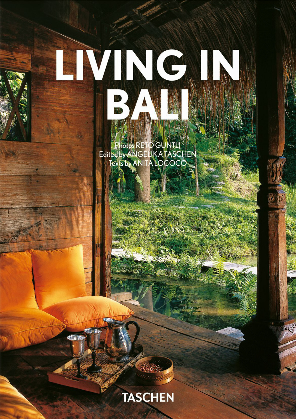 Libro Living in Bali. 40th. Ediz. italiana