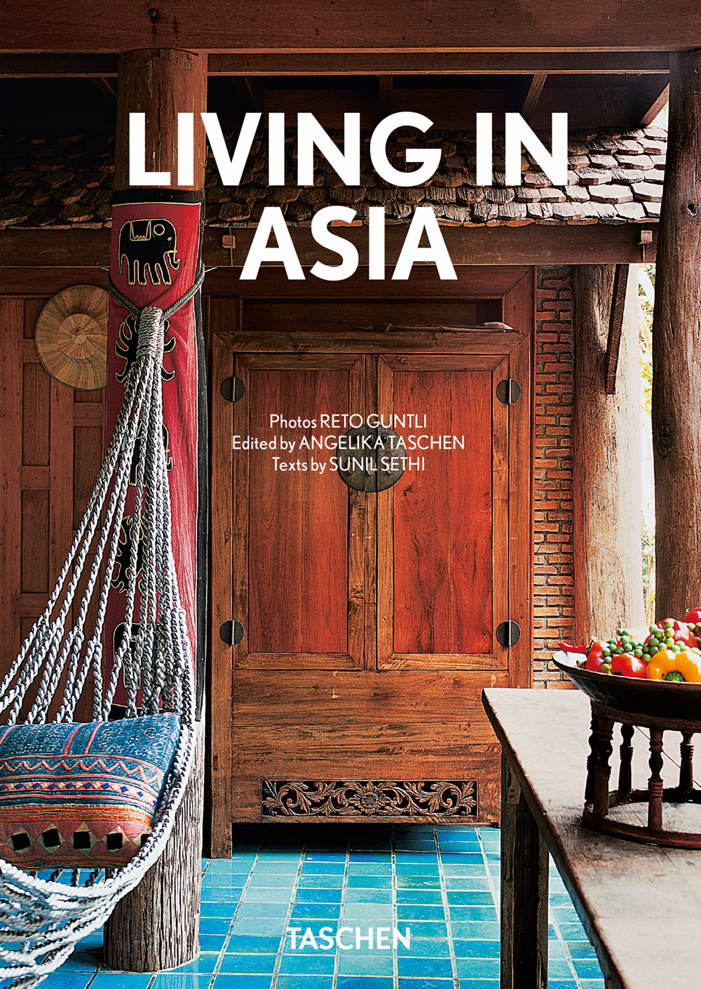 Libro Living in Asia. 40th Ed. Ediz. inglese