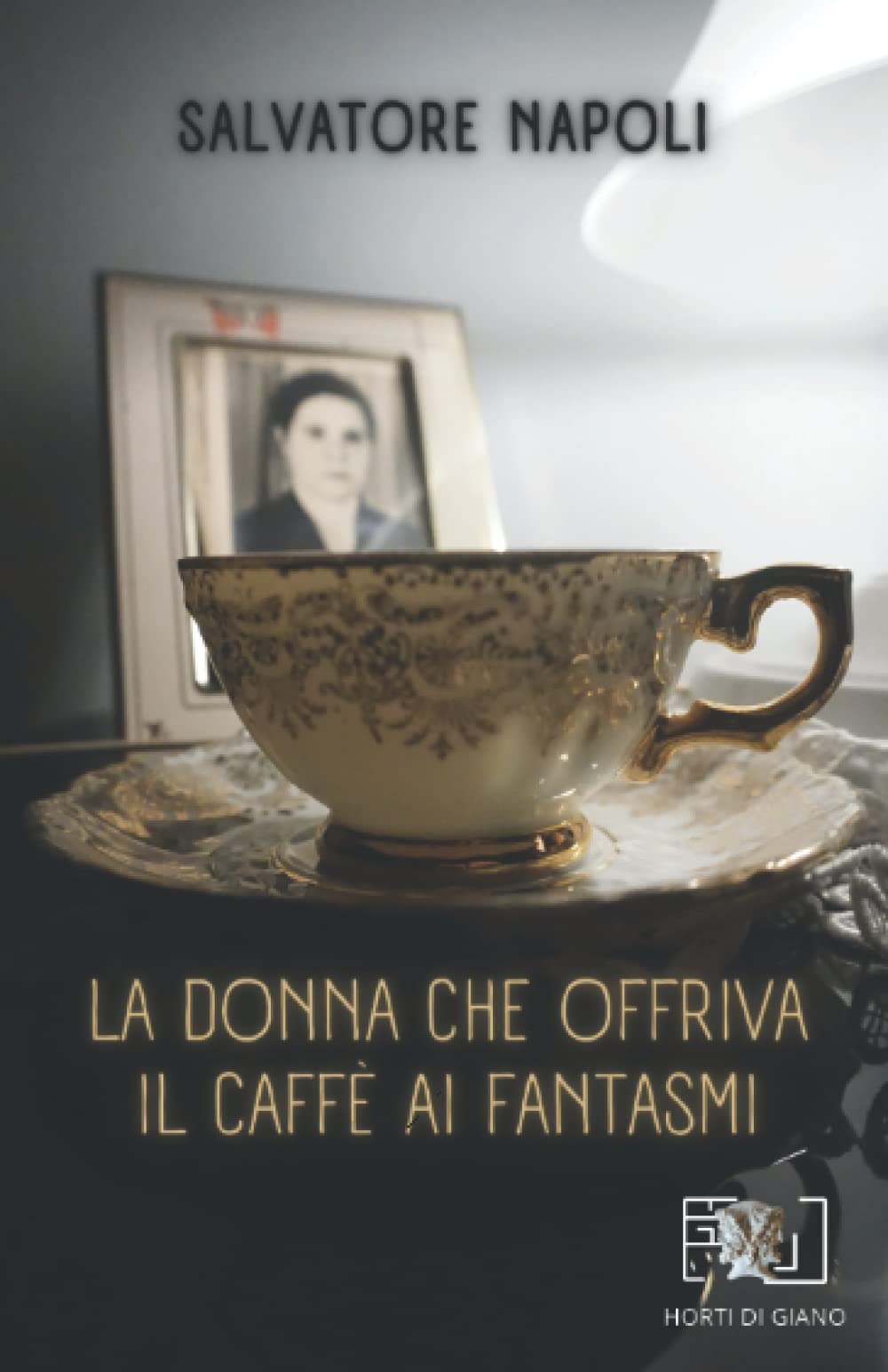 Libro donna che offriva il caffè ai fantasmi di Salvatore Napoli - ean 9788412532708 - Horti di Giano