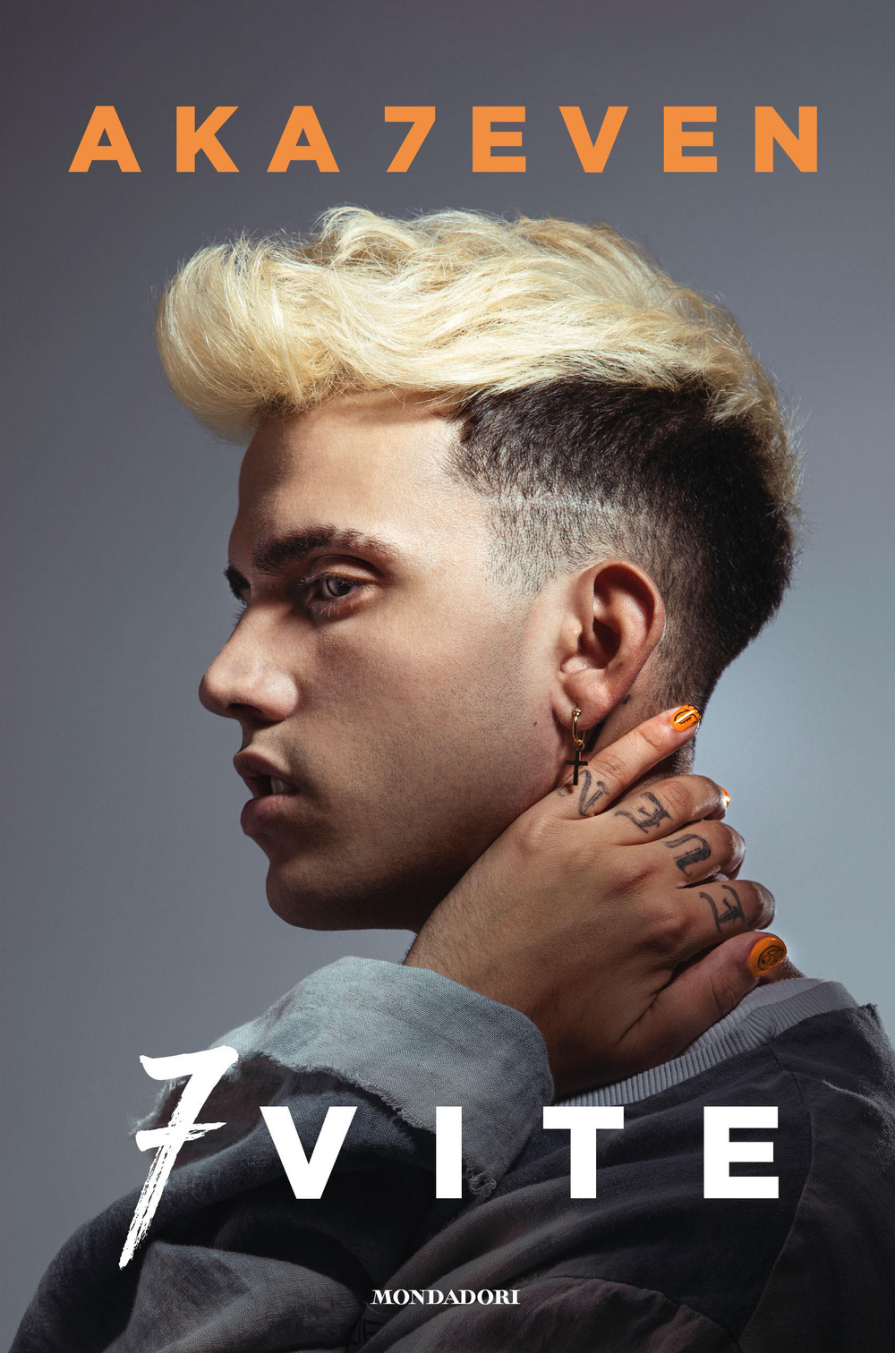 Libro 7 vite di Aka7even - ean 9788804746690 - Mondadori