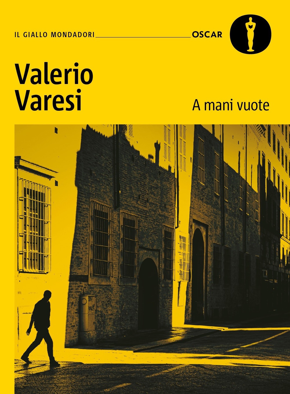 Libro A mani vuote di Valerio Varesi - ean 9788804774372 - Mondadori