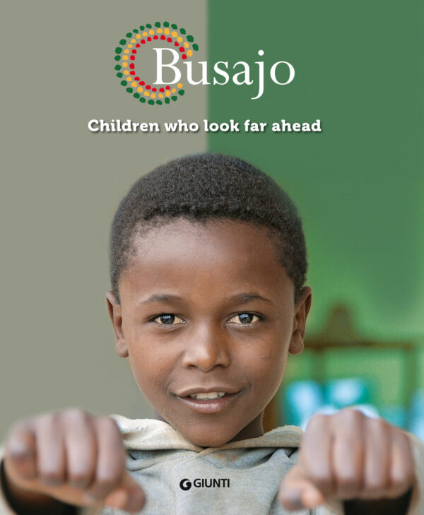Libro Busajo. Children who look far ahead. Ediz. inglese di  - ean 9788809953345 - Giunti Editore